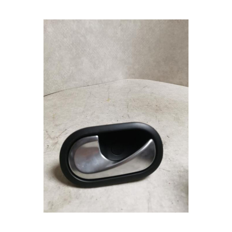 Poignee interieur avant gauche RENAULT SCENIC 2 PHASE 1 d’occasion