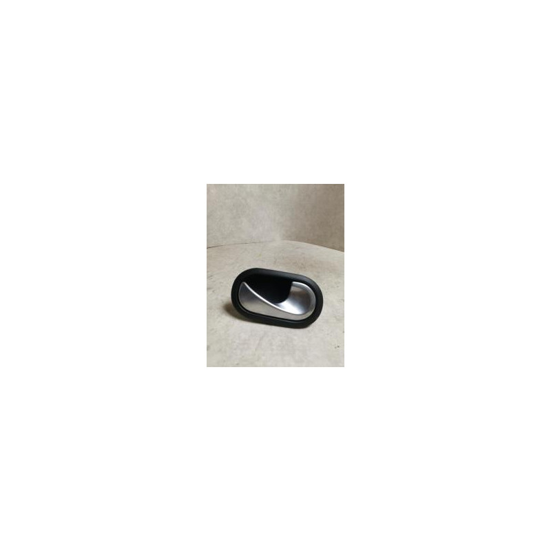 Poignee interieur avant droit RENAULT SCENIC 2 PHASE 2 d’occasion