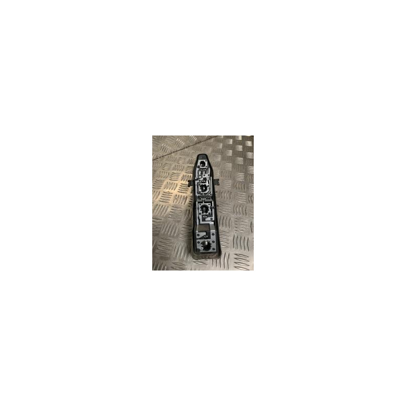 Platine feu arriere gauche RENAULT SCENIC 2 PHASE 1 d’occasion