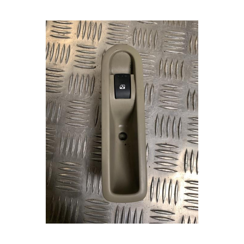 Interrupteur de leve vitre arriere gauche RENAULT GRAND SCENIC 2 PHASE 2 d’occasion