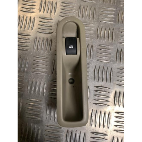 Interrupteur de leve vitre arriere gauche RENAULT GRAND SCENIC 2 PHASE 2 d’occasion