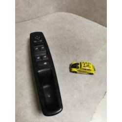 Interrupteur de leve vitre avant gauche RENAULT SCENIC 3 PHASE 1 d’occasion
