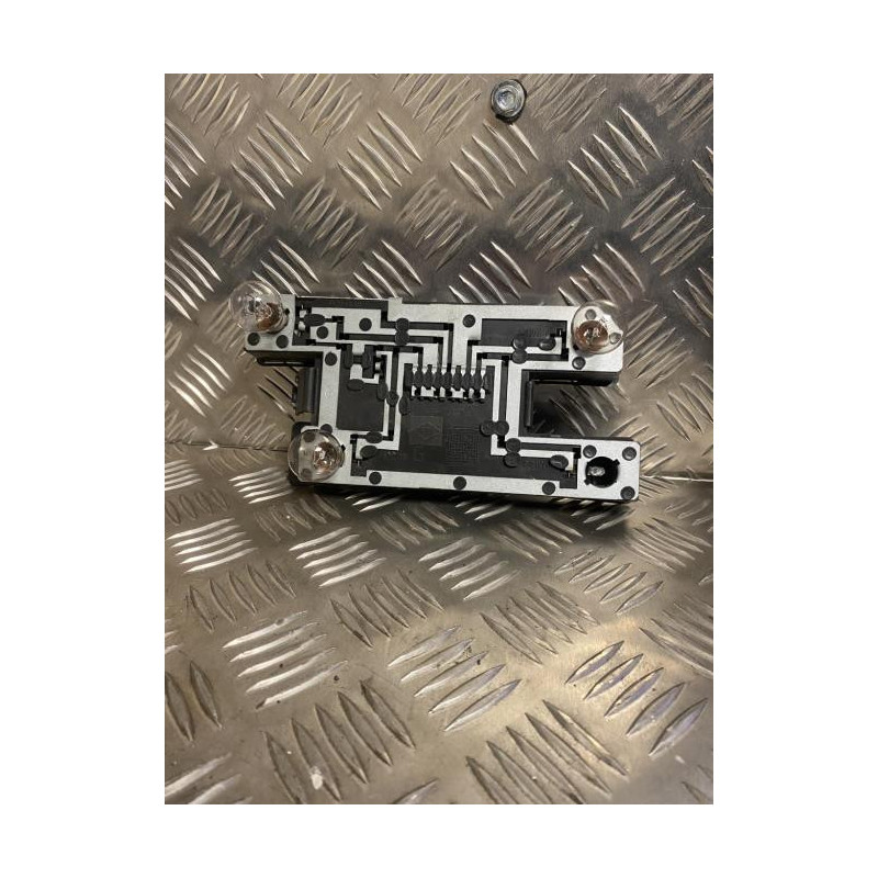 Platine feu arriere gauche RENAULT CLIO 1 PHASE 2 d’occasion