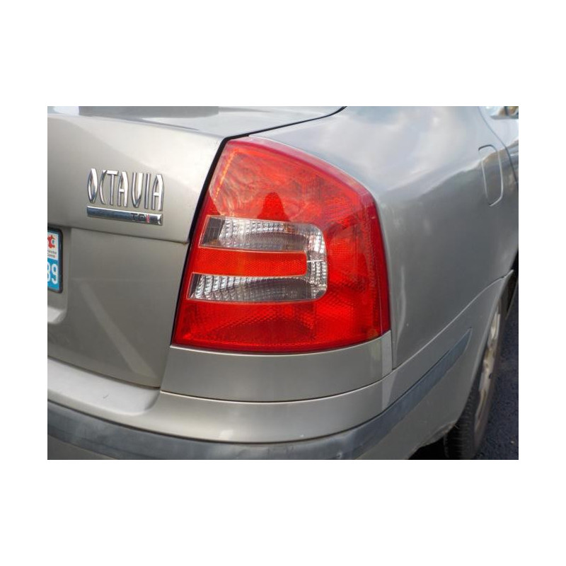 Feu arriere principal gauche (feux) SKODA OCTAVIA 2 PHASE 1 d’occasion