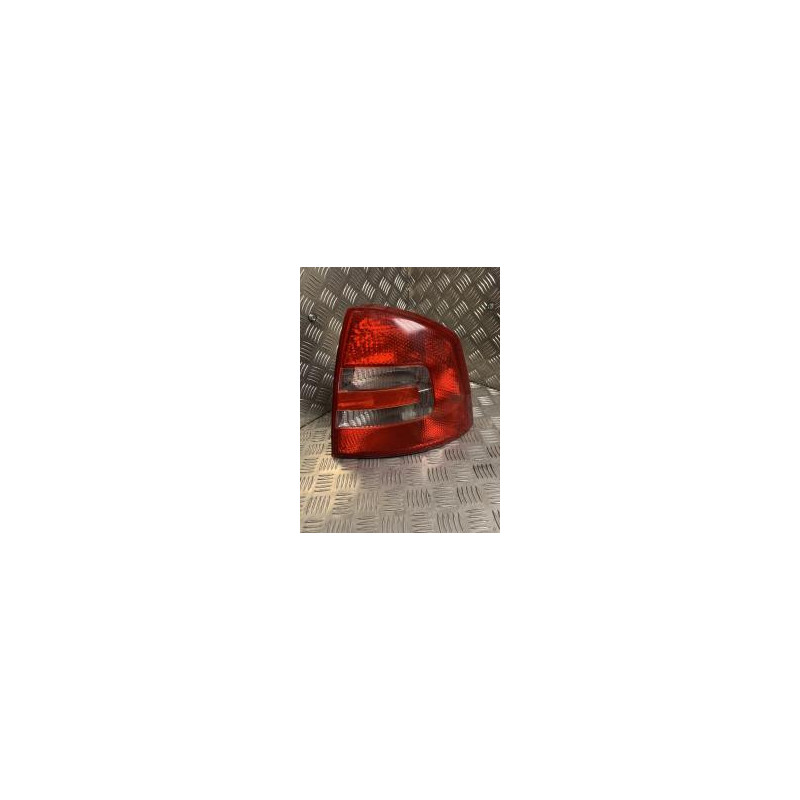 Feu arriere principal droit (feux) SKODA OCTAVIA 2 PHASE 1 d’occasion