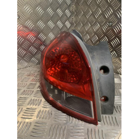 Feu arriere principal gauche (feux) RENAULT CLIO 3 PHASE 1 BREAK d’occasion