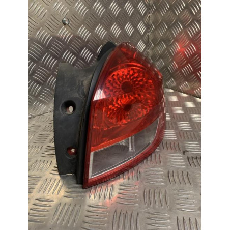 Feu arriere principal droit (feux) RENAULT CLIO 3 PHASE 1 BREAK d’occasion