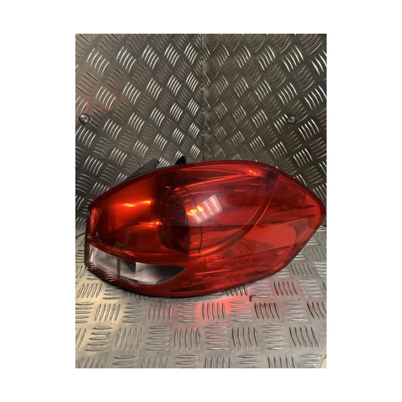 Feu arriere principal droit (feux) RENAULT CLIO 3 PHASE 1 BREAK d’occasion