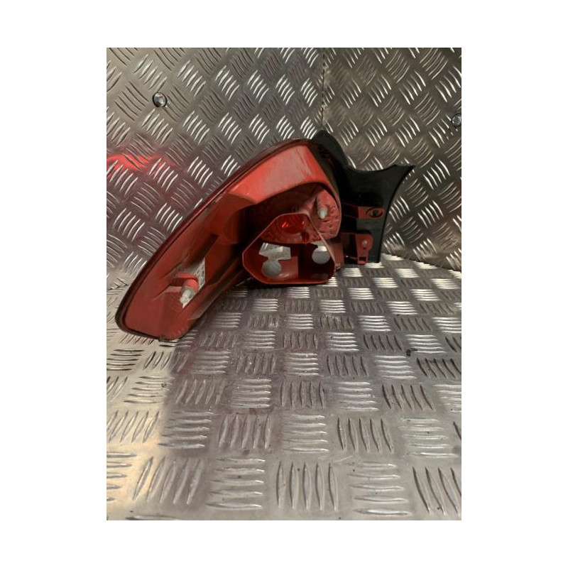 Feu arriere principal droit (feux) RENAULT CLIO 3 PHASE 1 BREAK d’occasion