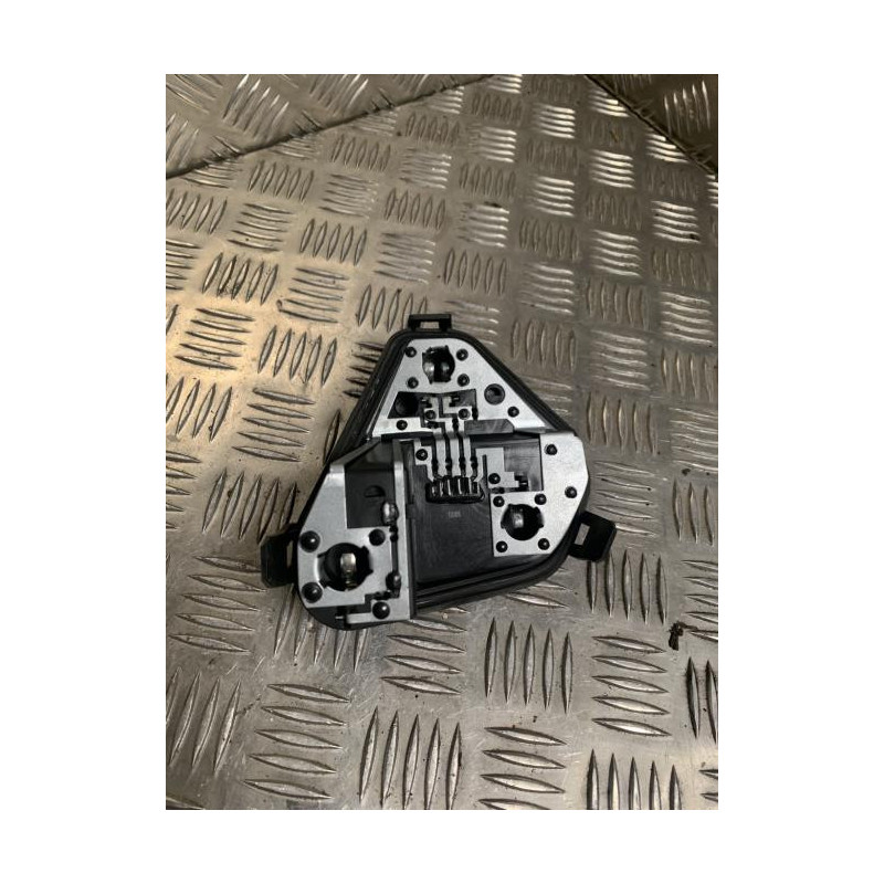 Platine feu arriere gauche RENAULT CLIO 3 PHASE 1 BREAK d’occasion