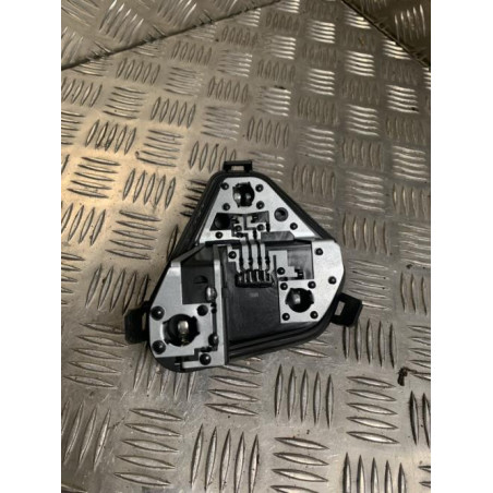 Platine feu arriere gauche RENAULT CLIO 3 PHASE 1 BREAK d’occasion