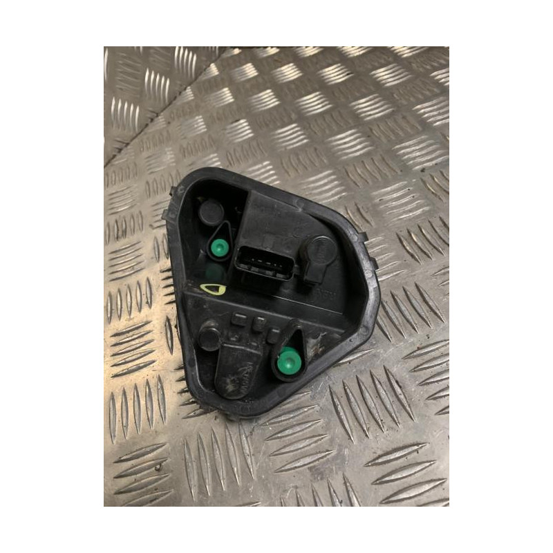 Platine feu arriere gauche RENAULT CLIO 3 PHASE 1 BREAK d’occasion