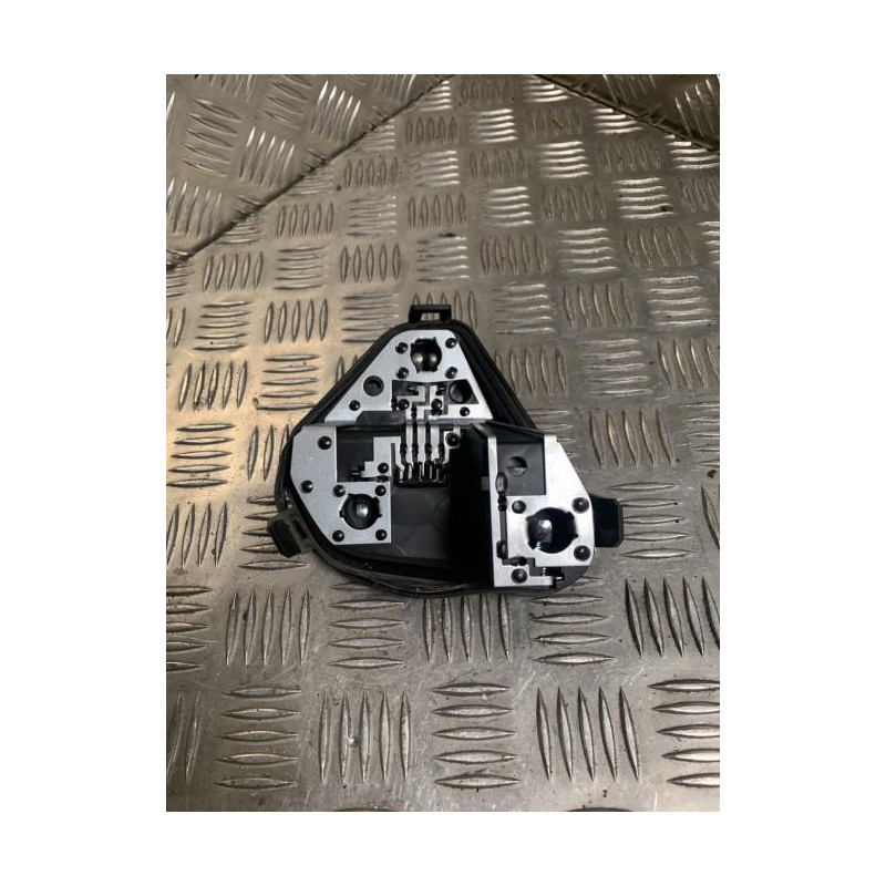 Platine feu arriere droit RENAULT CLIO 3 PHASE 1 BREAK d’occasion