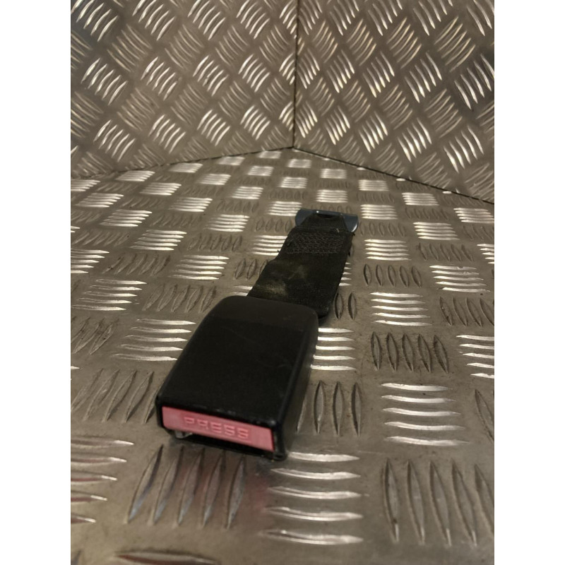 Attache ceinture arriere droit PEUGEOT 206 PHASE 2 BREAK d’occasion