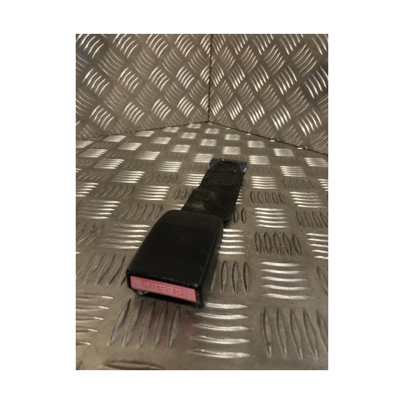 Attache ceinture arriere droit PEUGEOT 206 PHASE 2 BREAK d’occasion