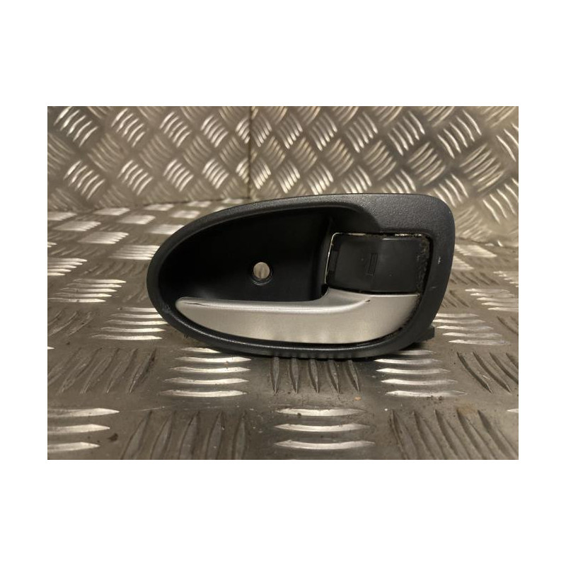Poignee interieur avant droit TOYOTA YARIS 2 PHASE 1 d’occasion