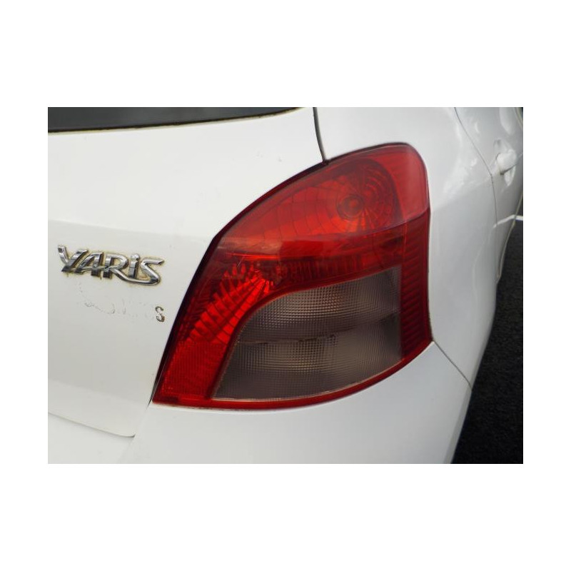 Poignee interieur avant droit TOYOTA YARIS 2 PHASE 1 d’occasion