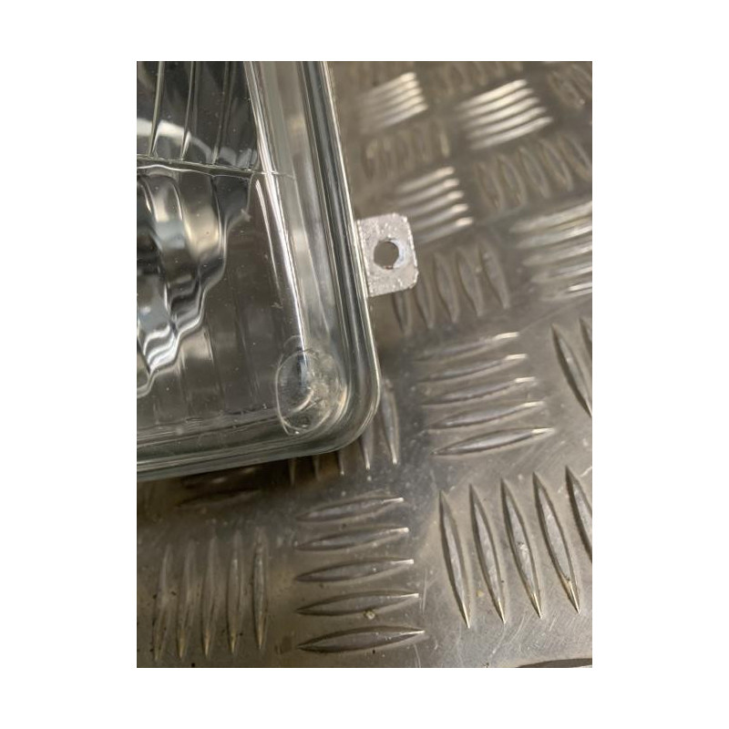 Optique avant principal droit (feux)(phare) MERCEDES MB 100 631 d’occasion
