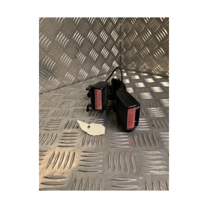 Attache ceinture arriere gauche RENAULT MEGANE 3 PHASE 1 d’occasion
