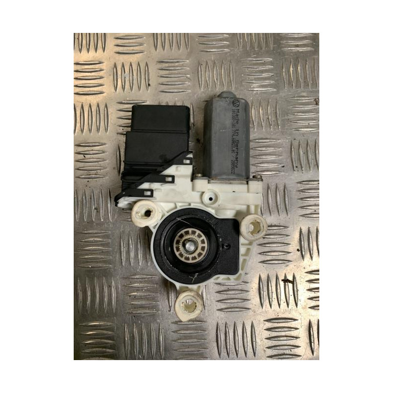 Moteur leve vitre arriere droit VOLKSWAGEN GOLF 4 d’occasion