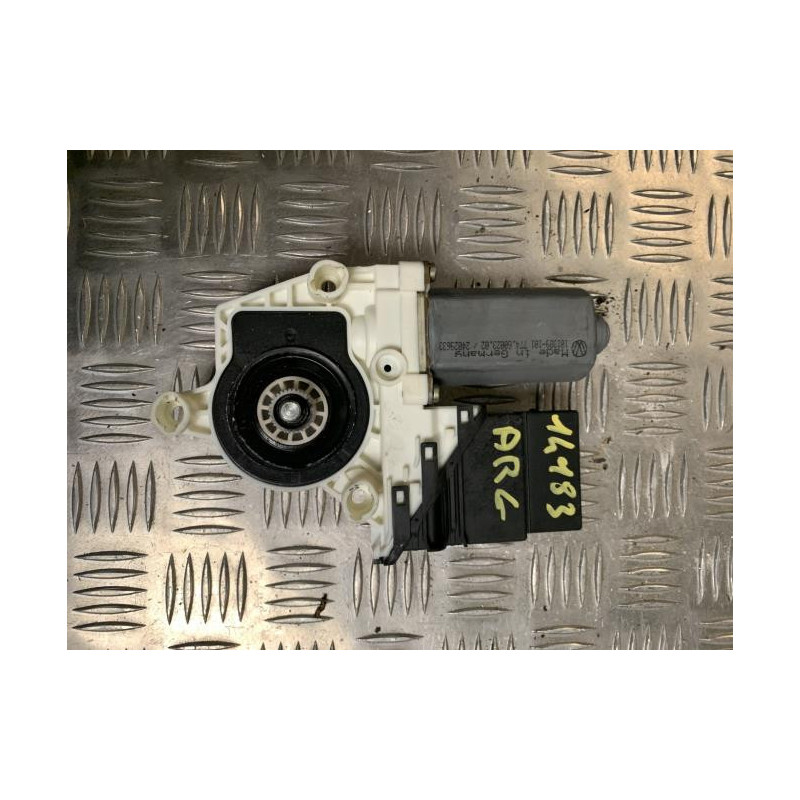 Moteur leve vitre arriere gauche VOLKSWAGEN GOLF 4 d’occasion