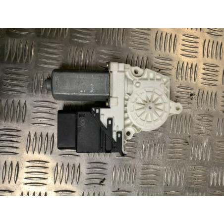 Moteur leve vitre arriere gauche VOLKSWAGEN GOLF 4 d’occasion
