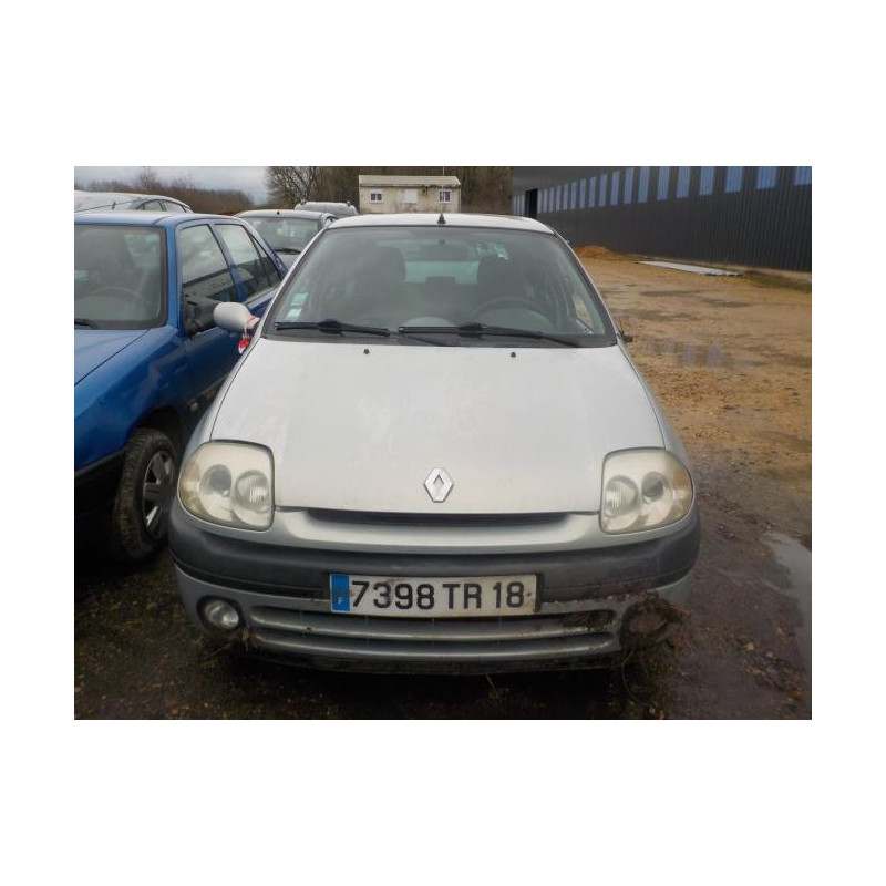 Pare choc avant RENAULT CLIO 2 PHASE 1 d’occasion