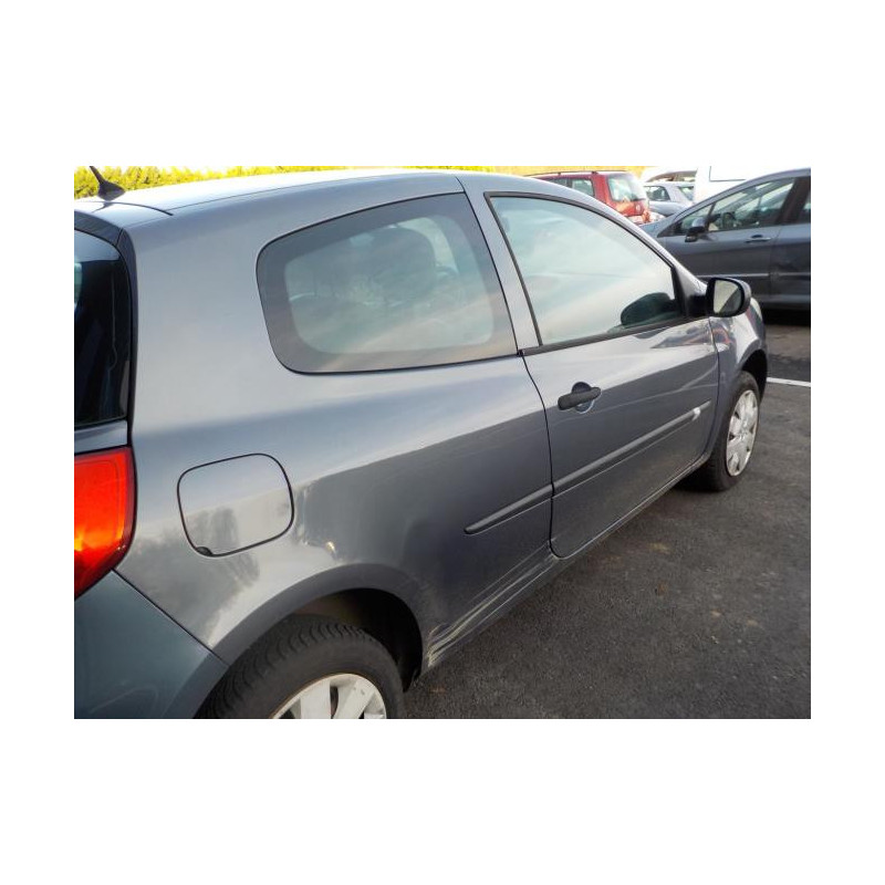 Platine feu arriere droit RENAULT CLIO 3 PHASE 2 d’occasion