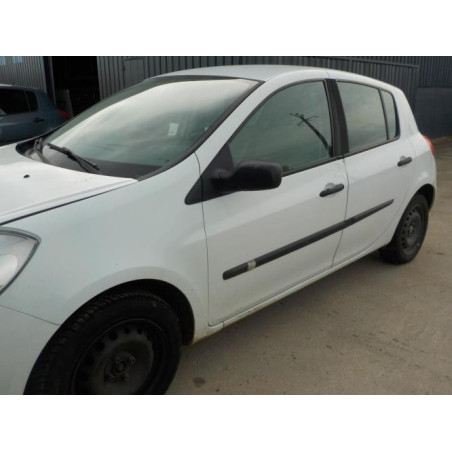 Moteur essuie glace arriere RENAULT CLIO 3 PHASE 1 d’occasion