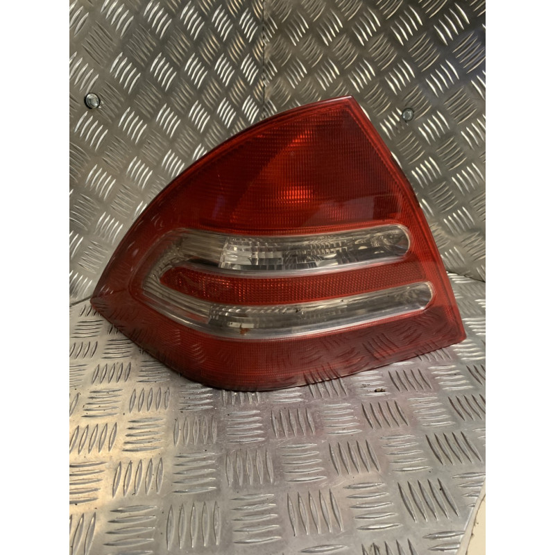 Feu arriere principal gauche (feux) MERCEDES CLASSE C 203 PHASE 1 d’occasion