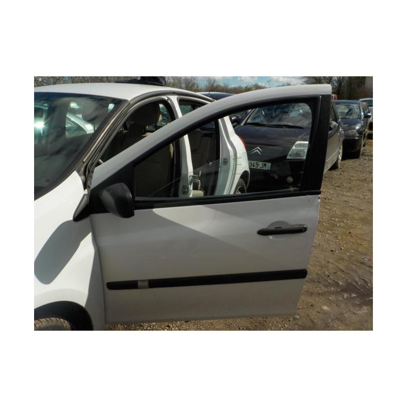 Moteur essuie glace arriere RENAULT CLIO 3 PHASE 1 d’occasion