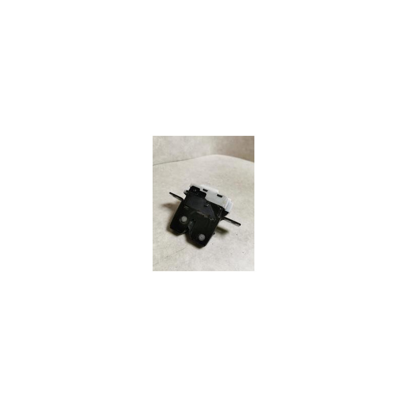Serrure de hayon RENAULT CLIO 3 PHASE 1 d’occasion