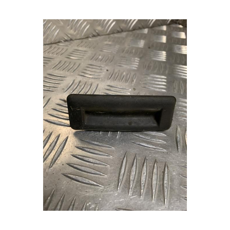 Bouton de coffre SKODA FABIA 2 PHASE 2 d’occasion