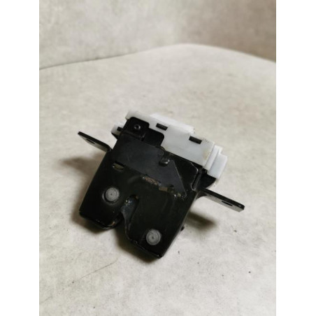 Serrure de hayon RENAULT CLIO 3 PHASE 1 d’occasion