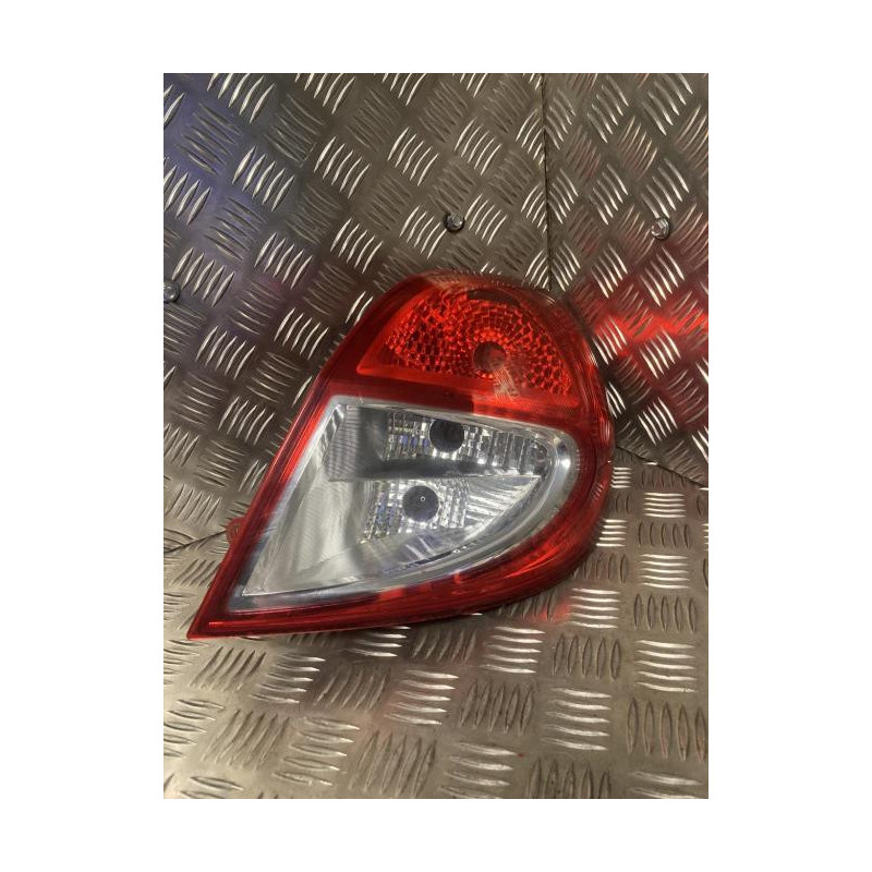 Feu arriere principal droit (feux) RENAULT CLIO 3 PHASE 2 d’occasion