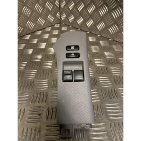 Interrupteur de leve vitre avant gauche TOYOTA YARIS 2 PHASE 1 d’occasion