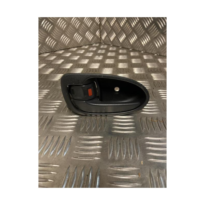 Poignee interieur avant gauche TOYOTA YARIS 2 PHASE 1 d’occasion