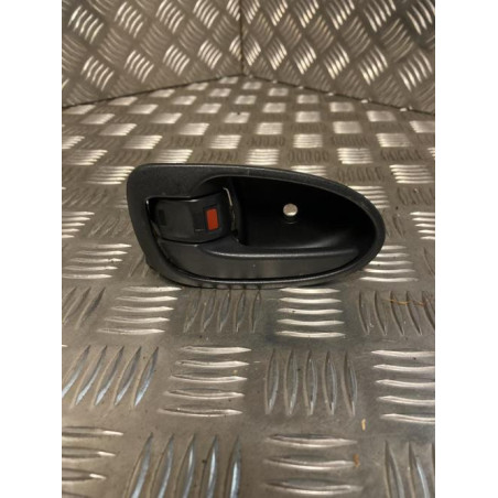 Poignee interieur avant gauche TOYOTA YARIS 2 PHASE 1 d’occasion