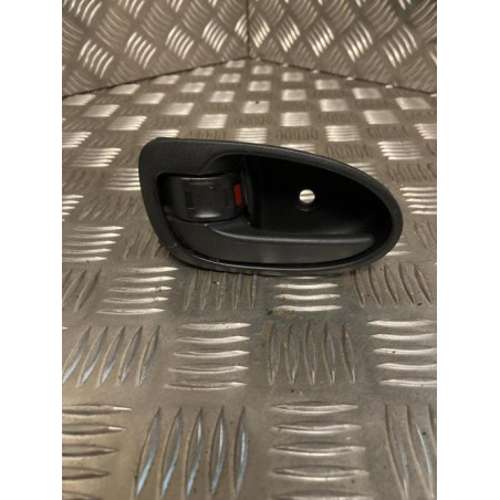 Poignee interieur arriere gauche TOYOTA YARIS 2 PHASE 1 d’occasion