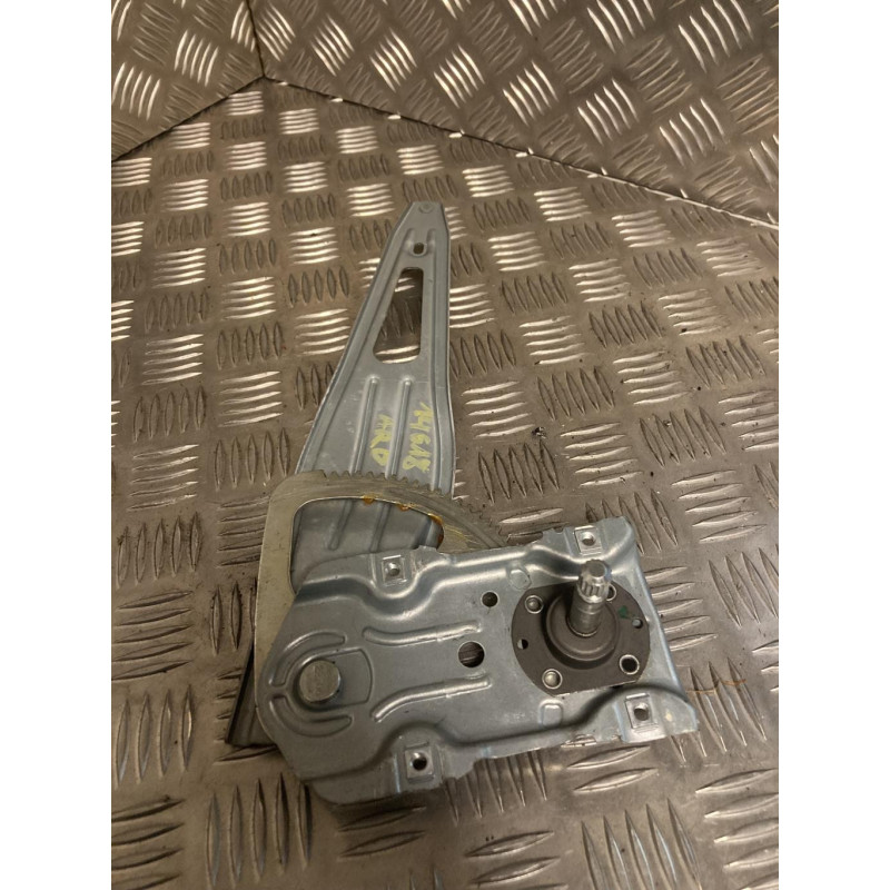Leve vitre mecanique arriere droit TOYOTA YARIS 2 PHASE 1 d’occasion