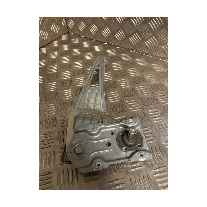 Leve vitre mecanique arriere droit TOYOTA YARIS 2 PHASE 1 d’occasion