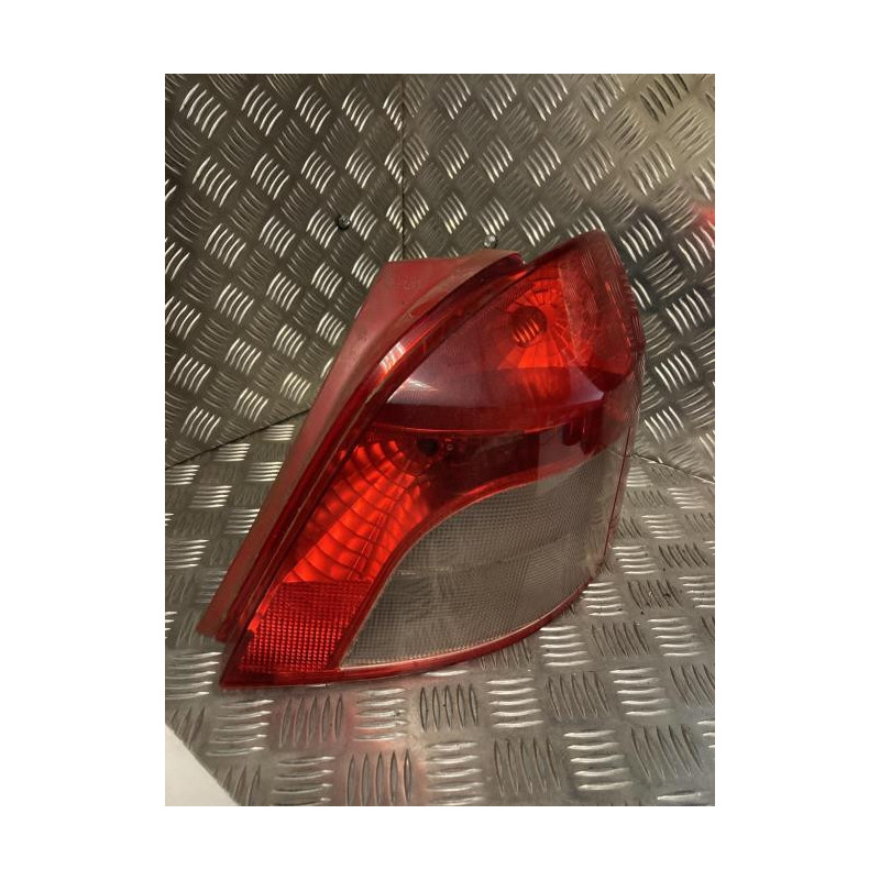 Feu arriere principal droit (feux) TOYOTA YARIS 2 PHASE 1 d’occasion