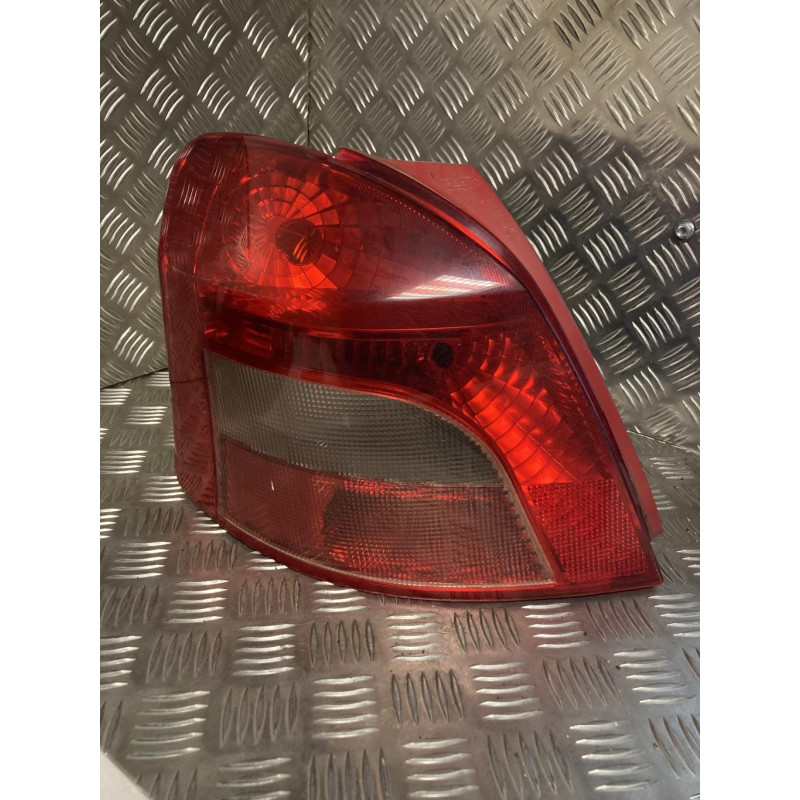 Feu arriere principal gauche (feux) TOYOTA YARIS 2 PHASE 1 d’occasion