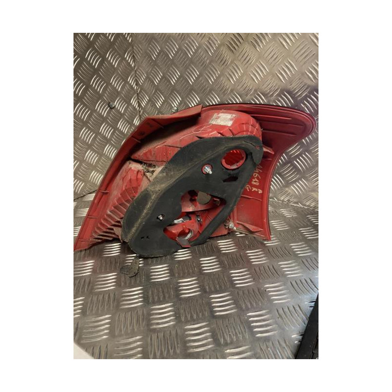 Feu arriere principal gauche (feux) TOYOTA YARIS 2 PHASE 1 d’occasion