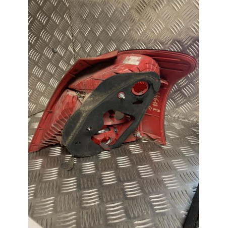 Feu arriere principal gauche (feux) TOYOTA YARIS 2 PHASE 1 d’occasion