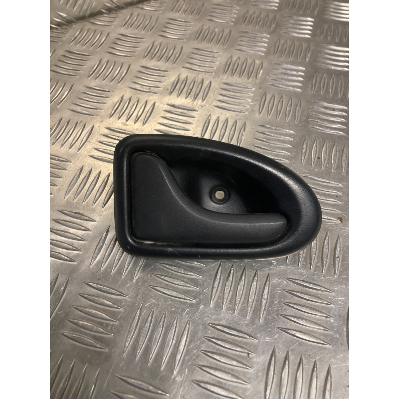Poignee interieur avant gauche DACIA LOGAN MCV 1 PHASE 2 BREAK d’occasion
