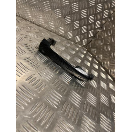 Poignee porte avant gauche TOYOTA YARIS 2 PHASE 2 d’occasion