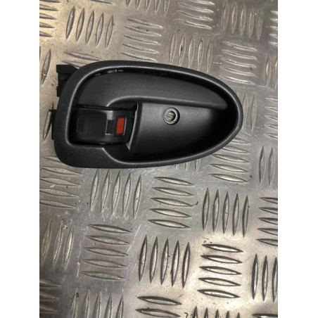 Poignee interieur arriere droit TOYOTA YARIS 2 PHASE 1 d’occasion