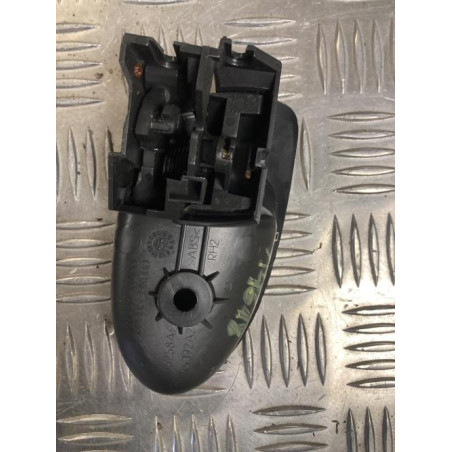 Poignee interieur arriere droit TOYOTA YARIS 2 PHASE 1 d’occasion