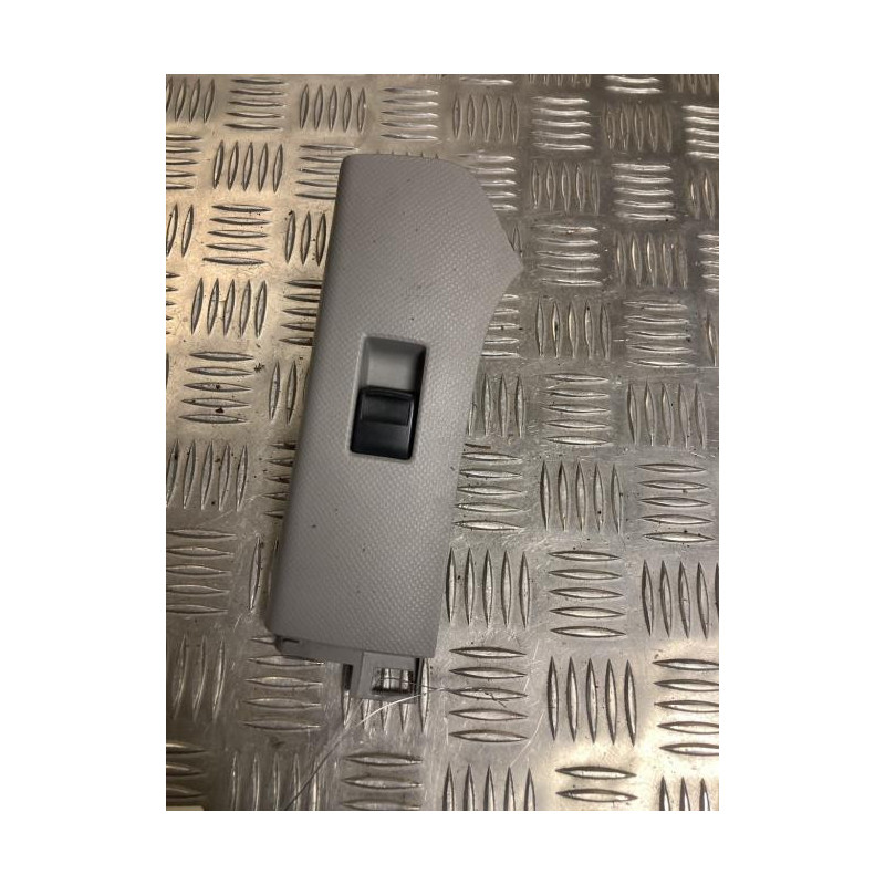 Interrupteur de leve vitre avant droit TOYOTA YARIS 2 PHASE 1 d’occasion